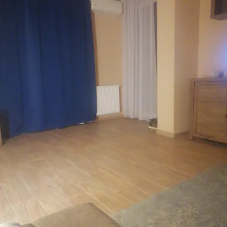 Apartment In Mihai Viteazu Square *